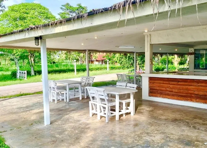 The Golden View รีสอร์ท