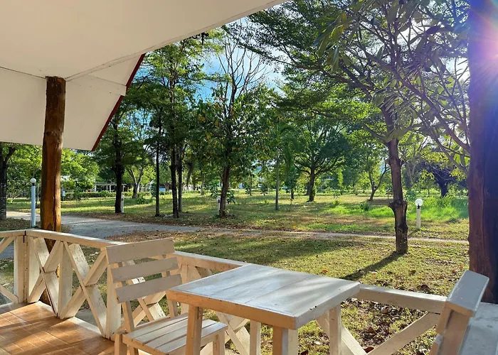 รีสอร์ท The Golden View สวนผึ้ง